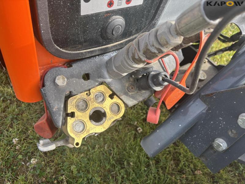 Holder X45 with sweeper and salt spreader 21