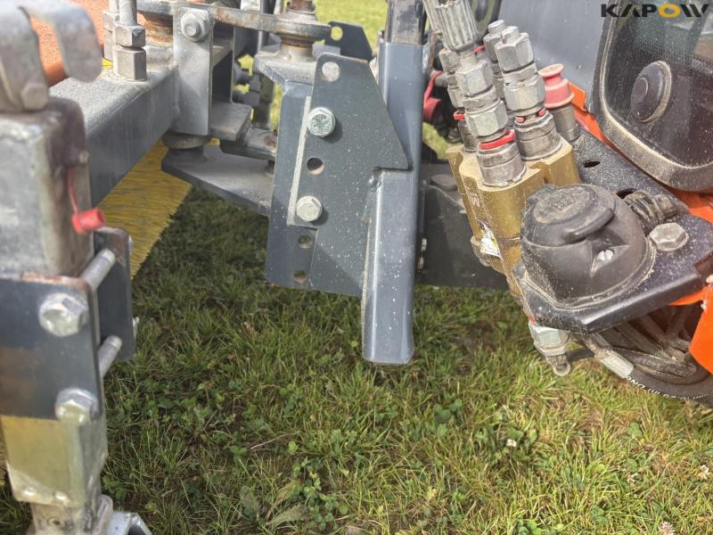 Holder X45 with sweeper and salt spreader 73