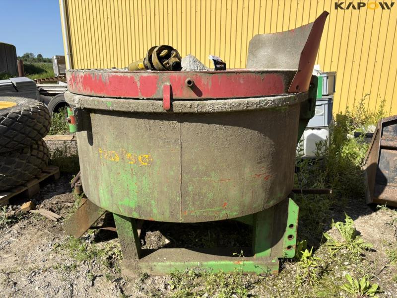 Holsø tractor forced mixer 800 liters 1