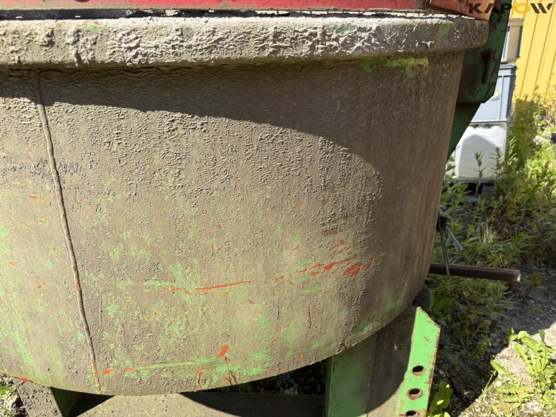 Holsø tractor forced mixer 800 liters 15