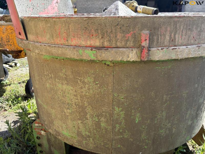 Holsø tractor forced mixer 800 liters 24