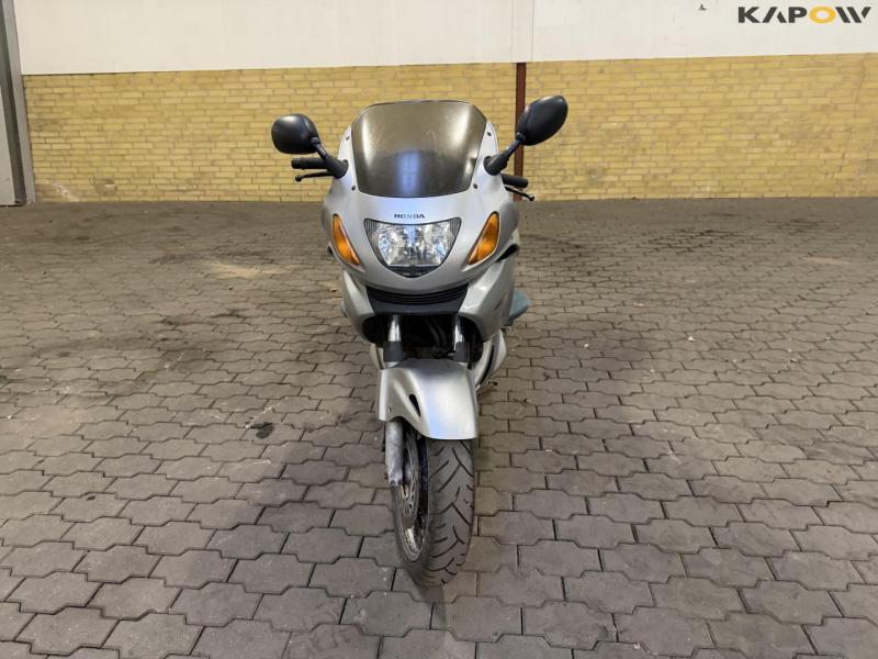 Honda RC47 motorcycle 2