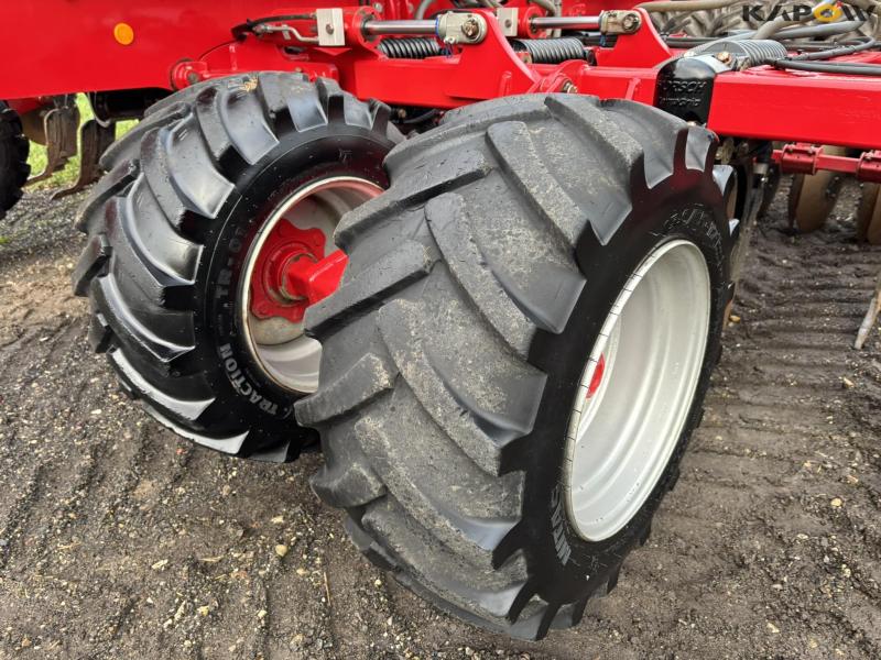 Horsch Focus 6TD with MiniDrill 74