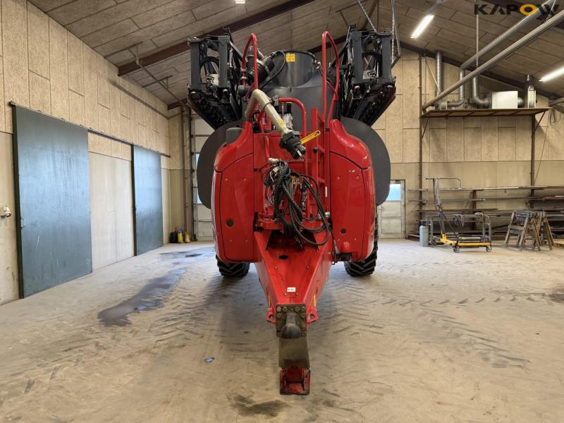 Horsch Leeb 8 GS 36 meter sprayer 2