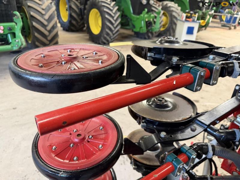 Horsch rapeseed equipment 42