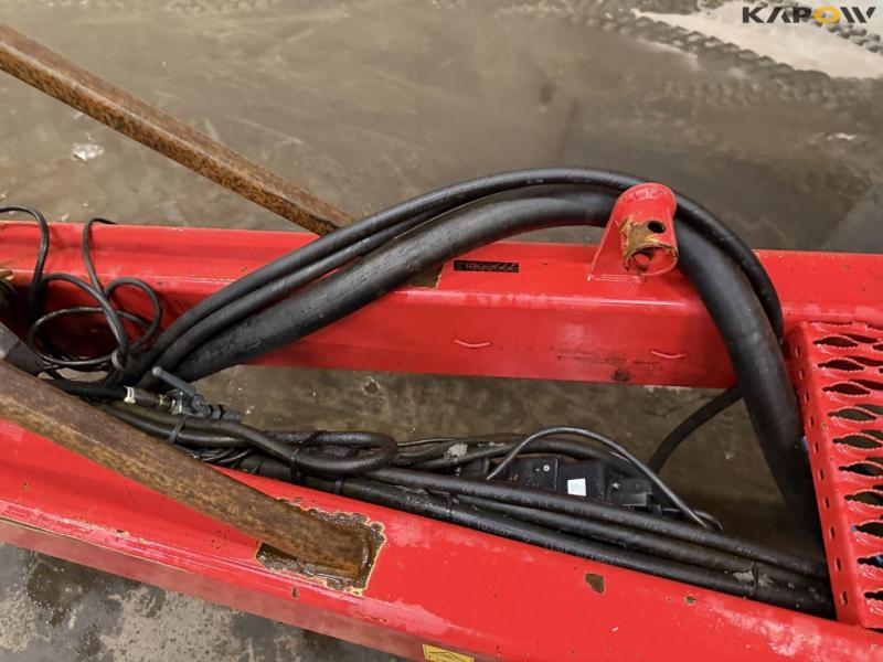 Horsch SW7000S fertilizer spreader. 12