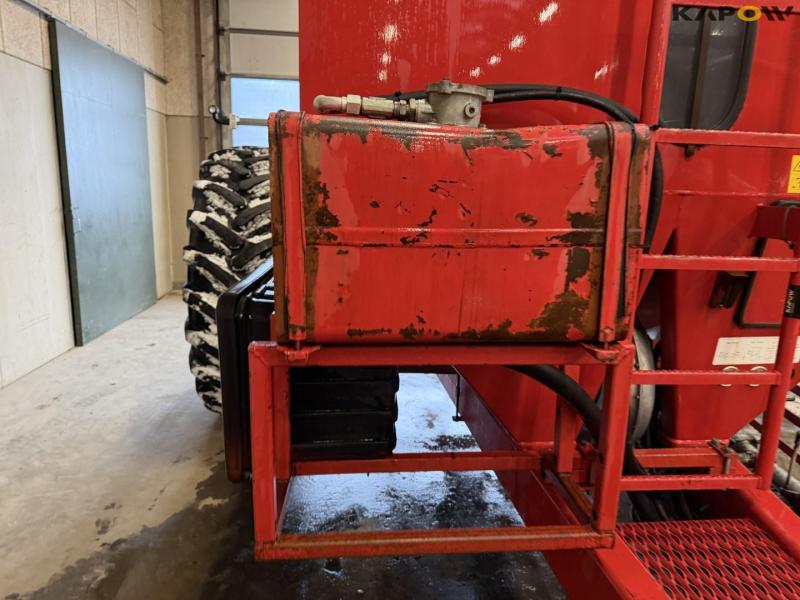 Horsch SW7000S fertilizer spreader. 18