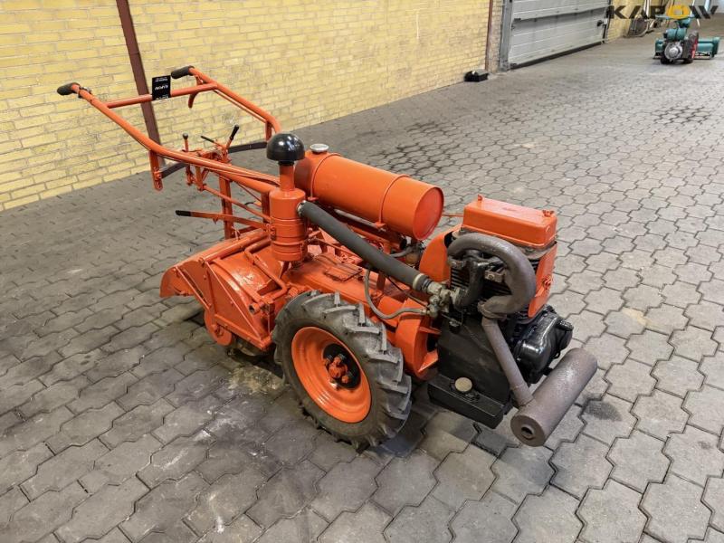 Howard tool carrier with cutter 3