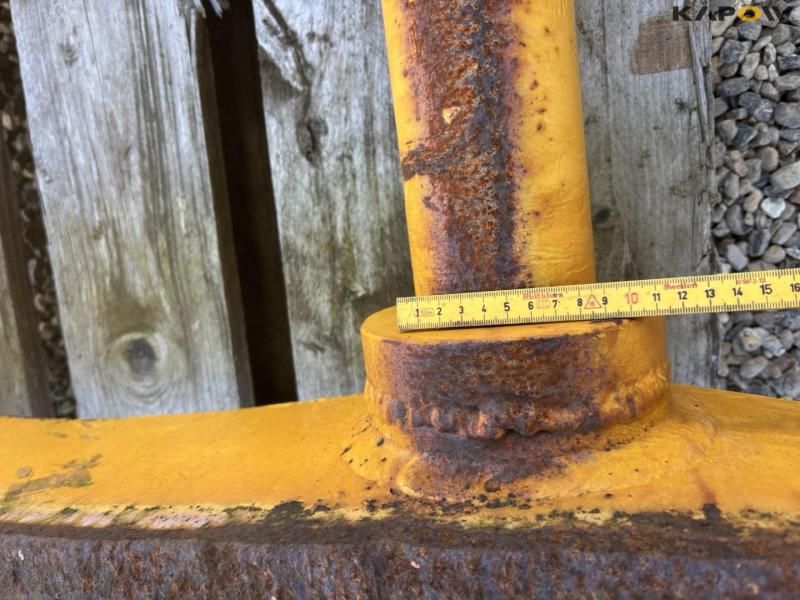 Quick hitch and Weld-on hitch 35