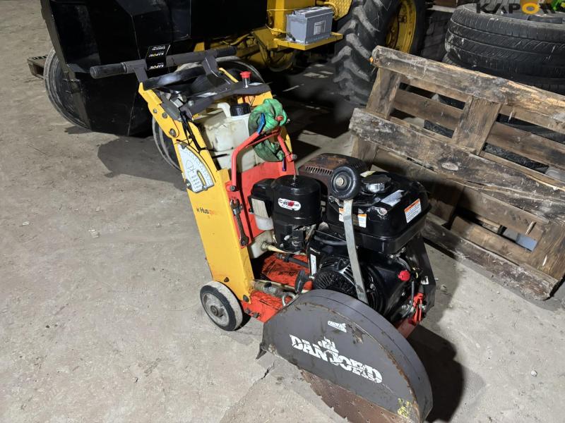 Husqvarna FS 400LV asphalt cutter 3