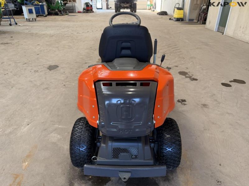 Husqvarna R216T AWD lawn mower 7