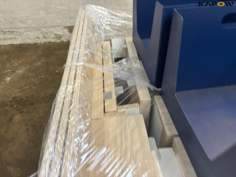 Husqvarna shelving system 9