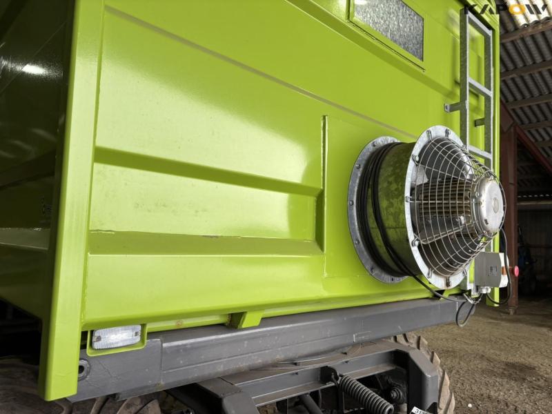 Hvamø 2 axle trailer with 2 way tipper 18