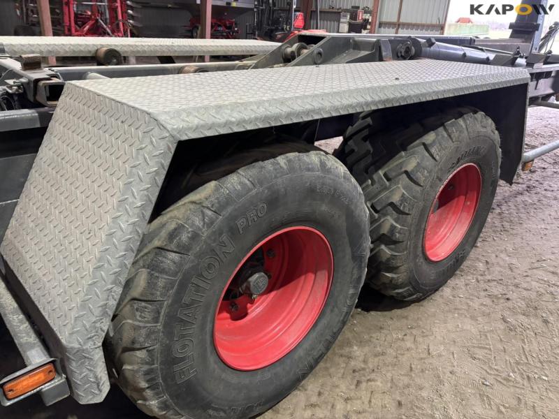 Hvamø hook lift with its own hydraulics 26