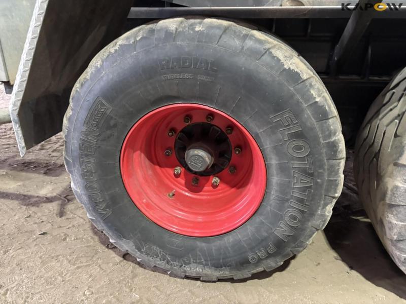 Hvamø hook lift with its own hydraulics 34