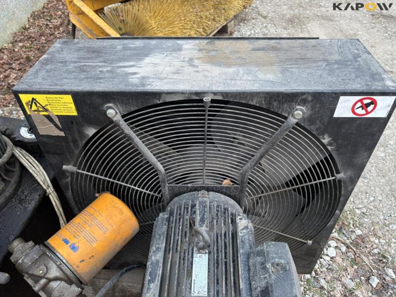 Hydraulic station 10