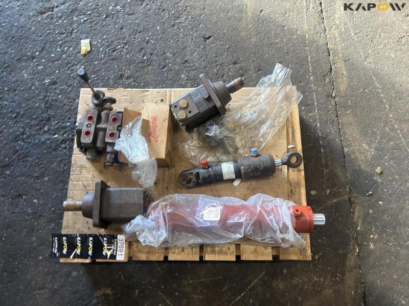 Hydraulic pumps/ Pistons and more 4