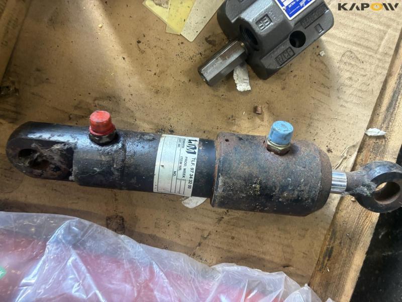 Hydraulic pumps/ Pistons and more 16