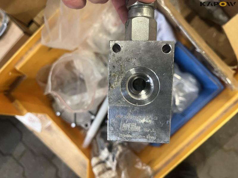 Hydraulic hoses and workshop equipment 13