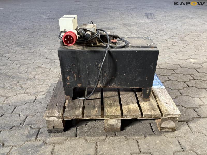 Hydraulic station 6