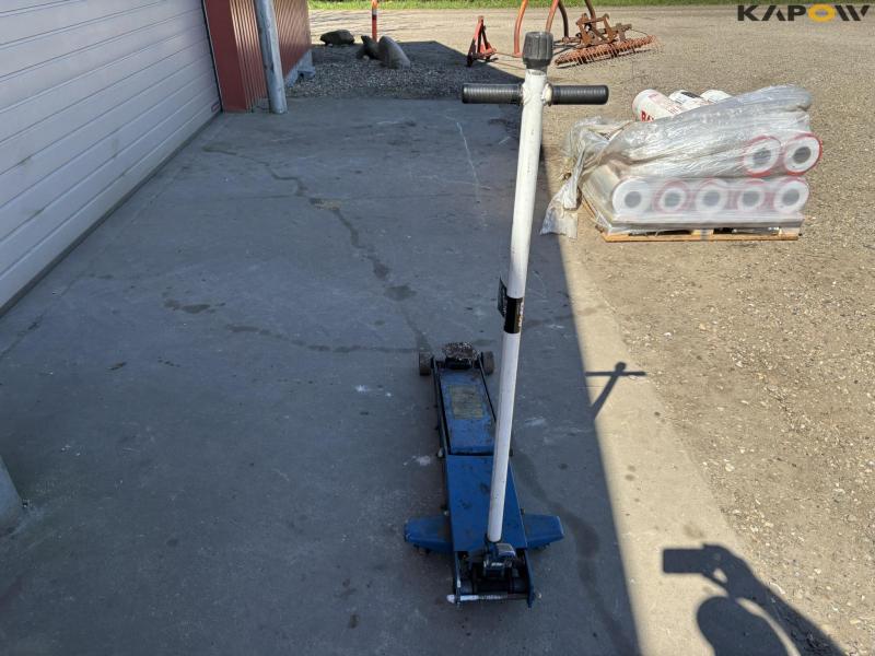 Hydraulic 2 ton jack 3