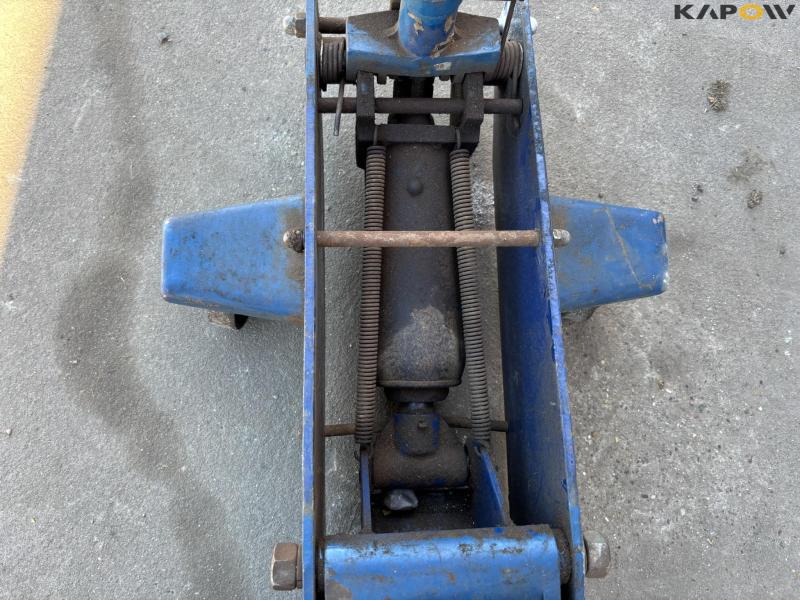 Hydraulic 2 ton jack 12