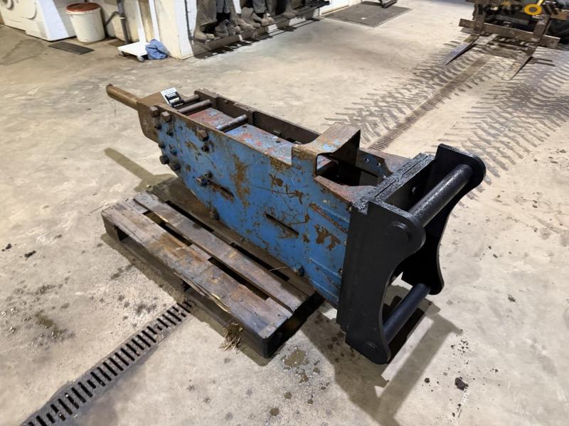 Hydraulic hammer with S70 hitch 5