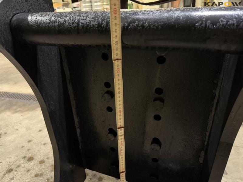 Hydraulic hammer with S70 hitch 12