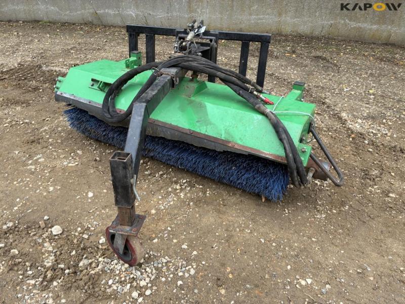 Hydraulic broom 150cm with Euro hitch. 2