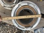 Hydraulically driven pump with 4