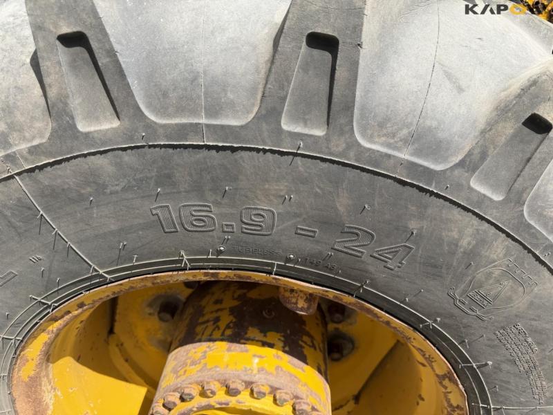 Hydrema 806 CLS backhoe loader 65