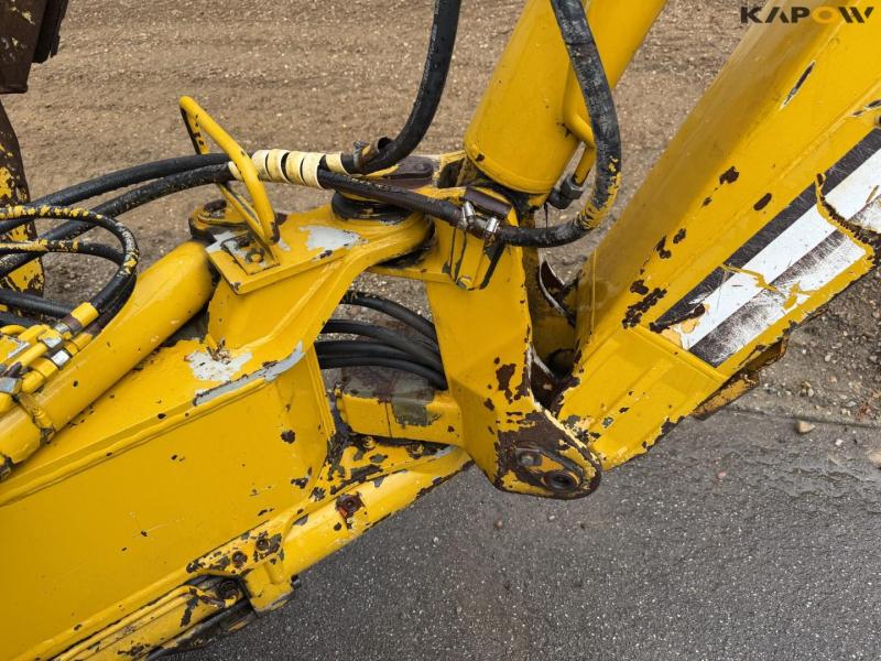Hydrema 806 backhoe loader 37
