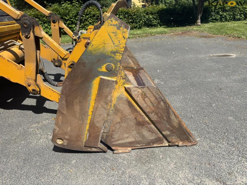Hydrema 906D backhoe loader 12