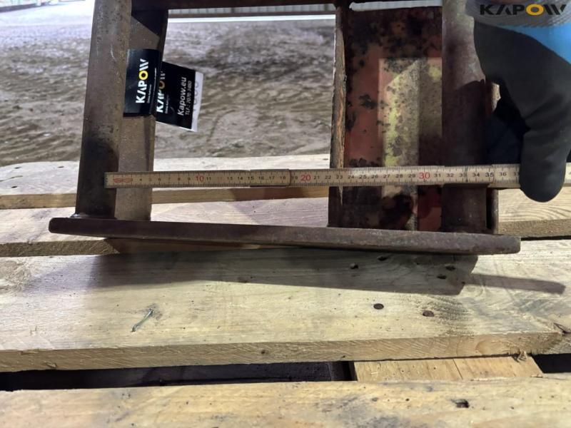 Hydrema hitch with hook 9