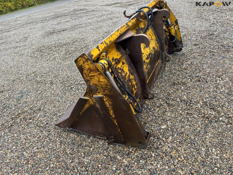 Hydrema bucket with Volvo hitch 8