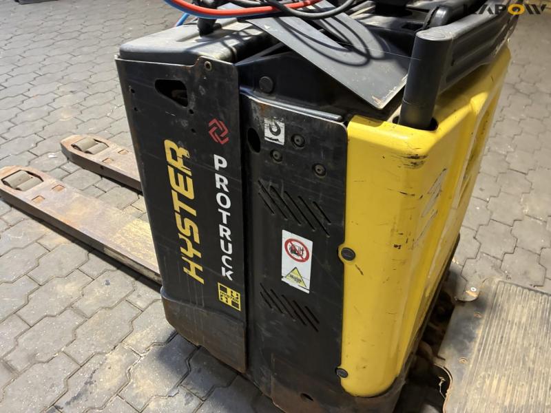 Hyster P2.0S FBW Electric Stacker 19