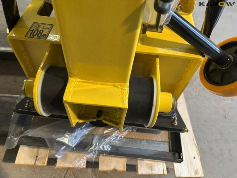 Hyundai plate vibrator 17