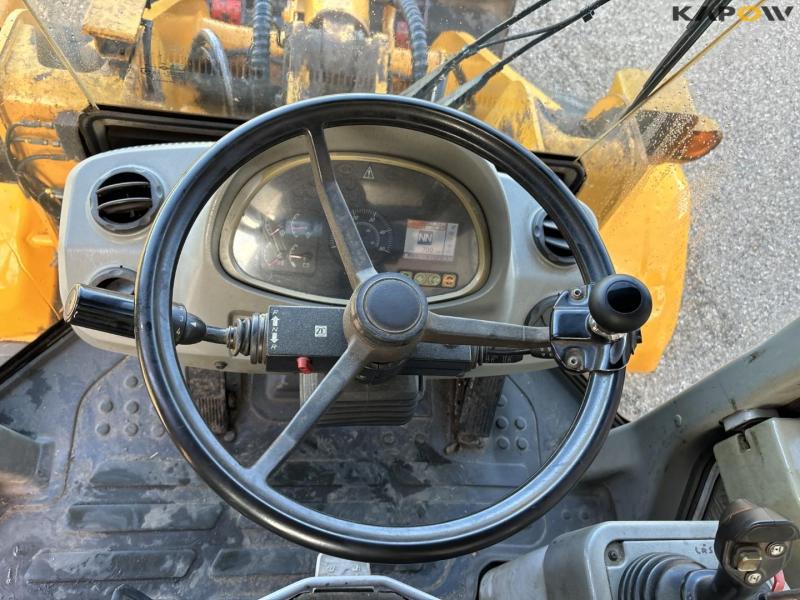 Hyundai HL757-7A wheel loader 31