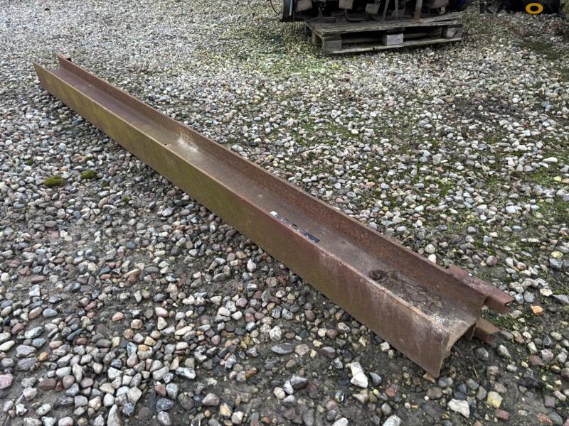 In iron beam 180x180x12 mm x 316 cm 3