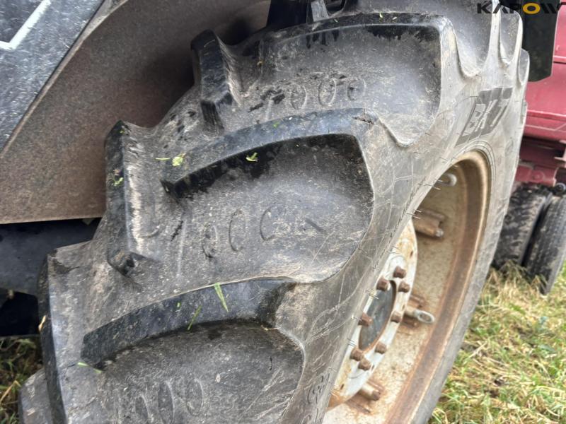 IH 956 XL 4WD with front linkage 39