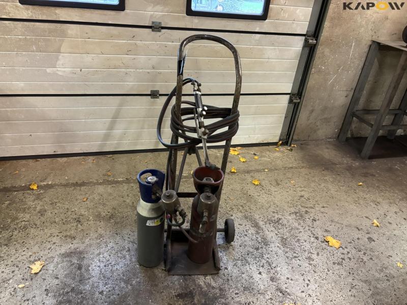 Oxygen and gas set with bottles 2