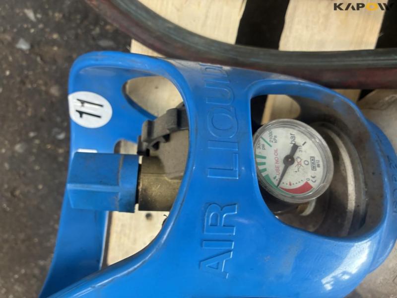 Oxygen and gas set 6