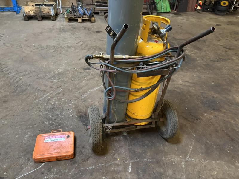 Oxygen and gas equipment 5