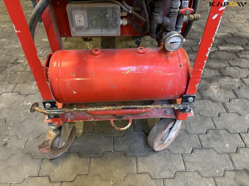 Industrial vacuum cleaner 17