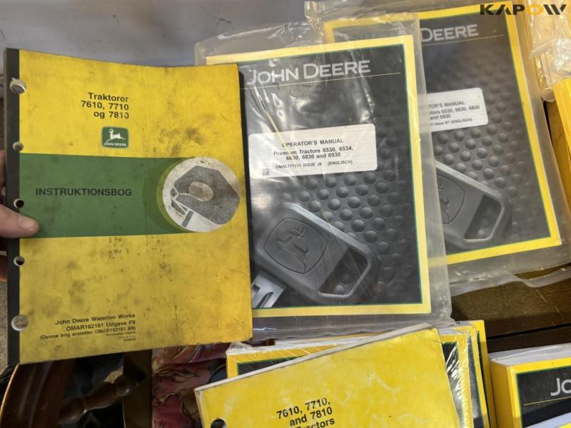 Instruction books 26