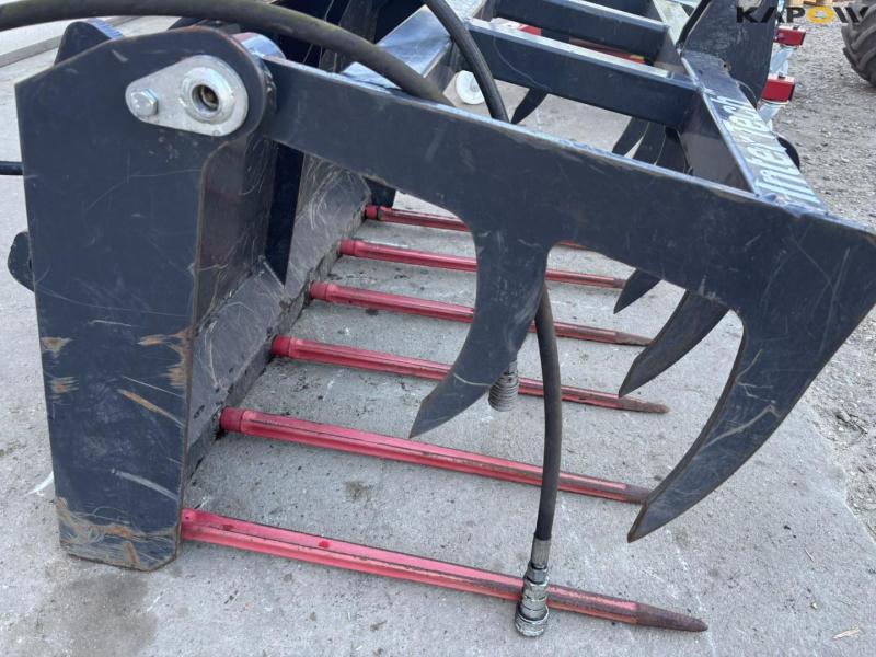 Intertech grab handle with Eurotrac hitch 16
