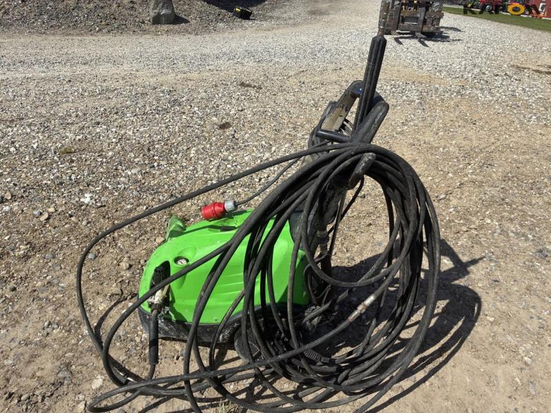 IPC high-pressure cleaner with hose 3