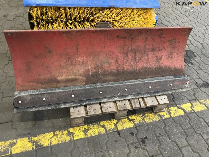 Iseki 2140 compact tractor with implements 42