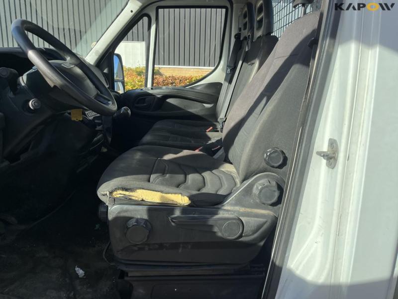 Iveco 35C15 van 32