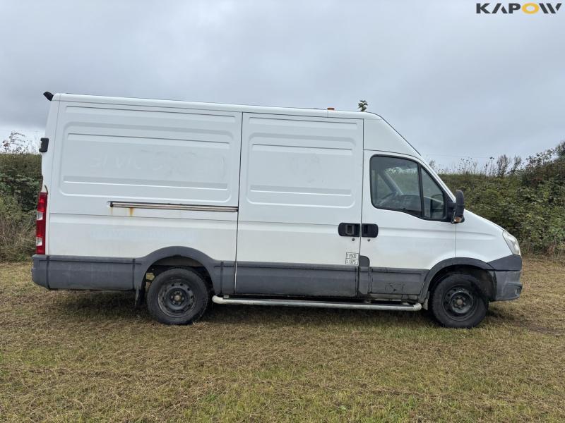 Iveco Daily 35 panel van 4